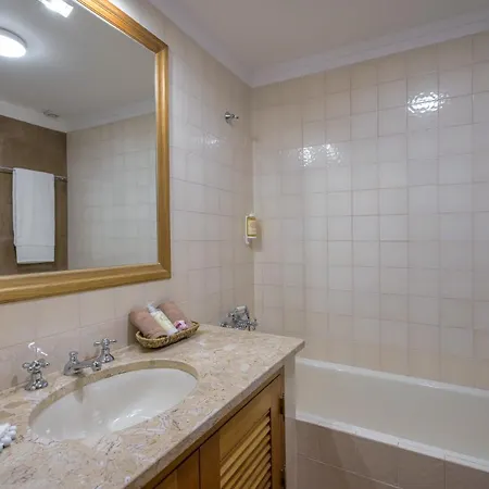 Casa V3 Com Varanda O * Bairros